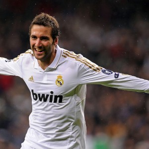 开云备用-皇马快反战术让对手防不胜防，战绩持续攀升，皇马快速反击集锦