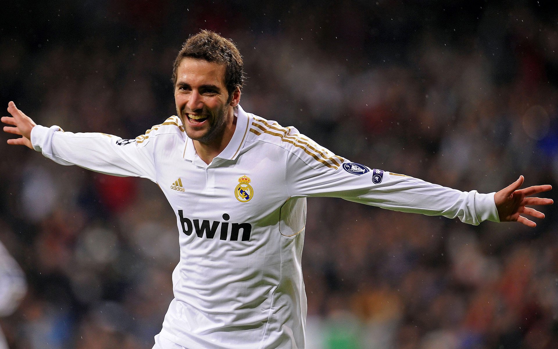 皇马快反战术让对手防不胜防，战绩持续攀升，皇马快速反击集锦